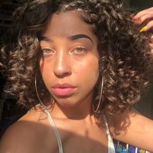 Meet your Posher, Brittney